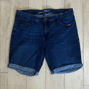 EUC Universal Thread Womens Dark Blue Jean Shorts Size 18WR with Cuffed Hem
